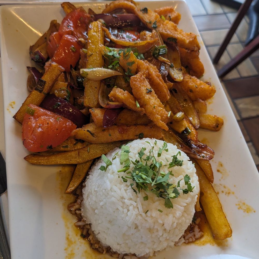 Con Sabor A Peru - Lomo de Pescado - Peruvian Near Me - Los Angeles, California Con Sabor A Peru - Lomo de Pescado - Peruvian Near Me - Los Angeles, California