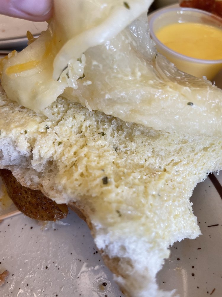 Hometown Pizza - Bedford Logo