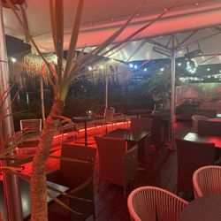 Cottons - Vauxhall - Outdoor seating
