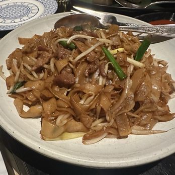 Mott 32 - Wok fried flat rice noodles - Chinese Near Me - Las Vegas, Nevada Mott 32 - Wok fried flat rice noodles - Chinese Near Me - Las Vegas, Nevada