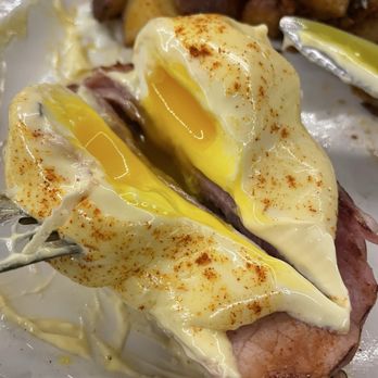 Jack Rabbit - Eggs Benedict - Bars Near Me - Buffalo, New York