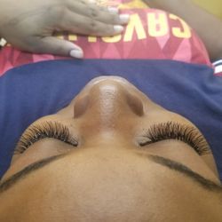 MzPip Spa - Individual Cluster Eyelash Install!