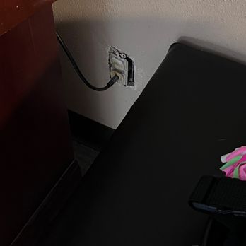 Quality Inn & Suites - no outlet covers - Hotels Near Me - Danville, Pennsylvania