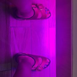 Gloss Nails & Spa - UV dry station at the end of your pedicure