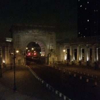 The Leon Hotel - Manhattan bridge as seen from the 3rd floor - Hotels Near Me - New York, New York The Leon Hotel - Manhattan bridge as seen from the 3rd floor - Hotels Near Me - New York, New York