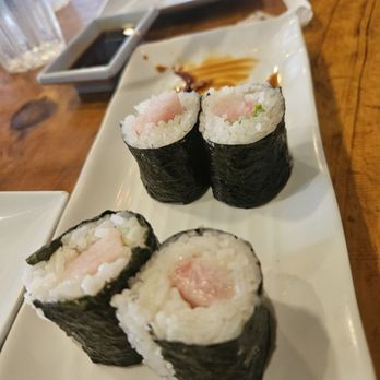 Sushi Kuchi - Yellowtail and scallion roll - Sushi Bars Near Me - San Diego, California Sushi Kuchi - Yellowtail and scallion roll - Sushi Bars Near Me - San Diego, California