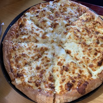 Merlins Pizza - Macaroni & cheese pizza - Pizza Near Me - Destin, Florida Merlins Pizza - Macaroni & cheese pizza - Pizza Near Me - Destin, Florida