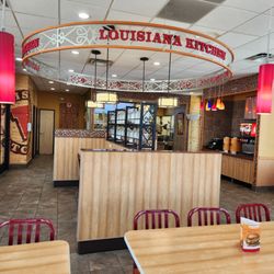 Popeyes Louisiana Kitchen - Inside dining area
