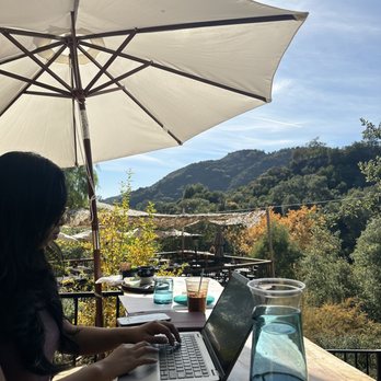 Cafe on 27 - Mountain View from hotspot -lower right side area.  Middle seating  area in front of us - Breakfast & Brunch Near Me - Topanga, California