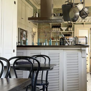 Outlaw Kitchens - Inside tables - New American Near Me - San Antonio, Texas Outlaw Kitchens - Inside tables - New American Near Me - San Antonio, Texas