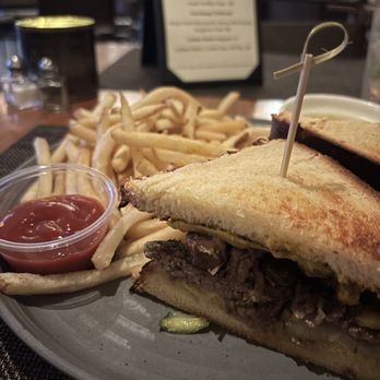Bank Cafe and Bar - Bars Near Me - Napa, California