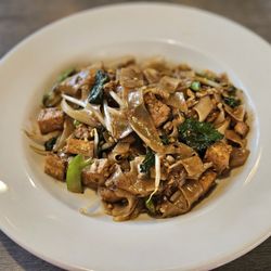 Thai Basil - Pad se eww with tofu