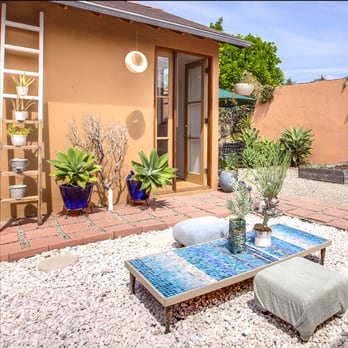 Janice Mccarty Design - Artist's Retreat. Home staging outdoor patio! - Home Staging Near Me Janice Mccarty Design - Artist's Retreat. Home staging outdoor patio! - Home Staging Near Me