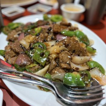 Journey to the Dumpling - Midtown - Chow Fun with beef and black bean sauce - Chinese Near Me - Sacramento, California Journey to the Dumpling - Midtown - Chow Fun with beef and black bean sauce - Chinese Near Me - Sacramento, California