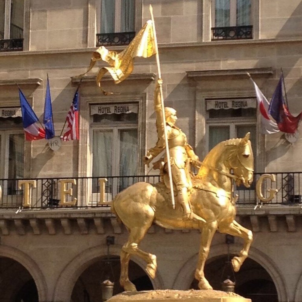 Hôtel Brighton - Joan of Ark statue down from the hotel - Hotels Near Me - Paris, 75
