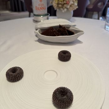 Restaurant Gordon Ramsay - The last dessert with the tea or coffee! - French Near Me - London, XGL