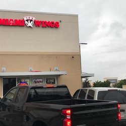 Miami Best Wings - Main entrance