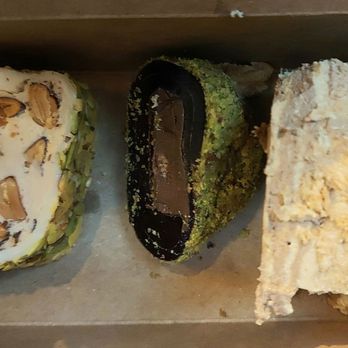 Liu Loqum Atelier - Desserts Near Me - Toronto, Ontario