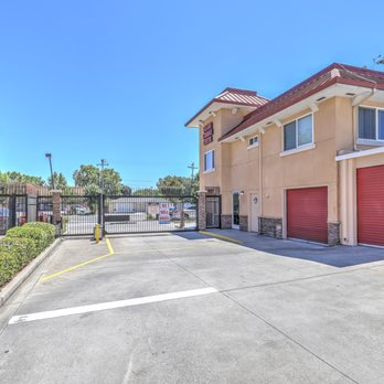 Solano Storage Center - Gated entry and exit, drive-up storage units in Fairfield, CA. Alarmed Units for extra security. - Self Storage Near Me - Fairfield, California Solano Storage Center - Gated entry and exit, drive-up storage units in Fairfield, CA. Alarmed Units for extra security. - Self Storage Near Me - Fairfield, California