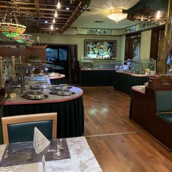 China-Restaurant Lotus - Buffet and dining area