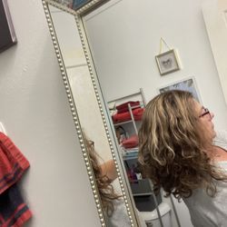 Fantastic Sams Cut & Color - Side view