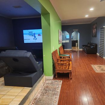 Queen Spa - Loung and TV room - Saunas Near Me - Garden Grove, California