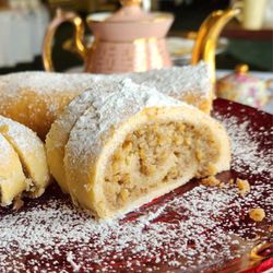Linda's Kitchen - Nut roll, Kolachi
This treasured treat, rooted in Polish, Slovenian, Croatian and Serbian heritage, is a testament to timelesss recipes.