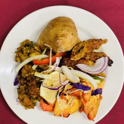 Village Tandoor - North Indian restaurant - Assorted Plate
