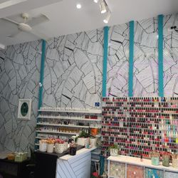 Nail Xpressions - Pleanty of Colorful choices
