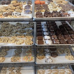 Sis' Sweets Coffee Shop - So many choices!