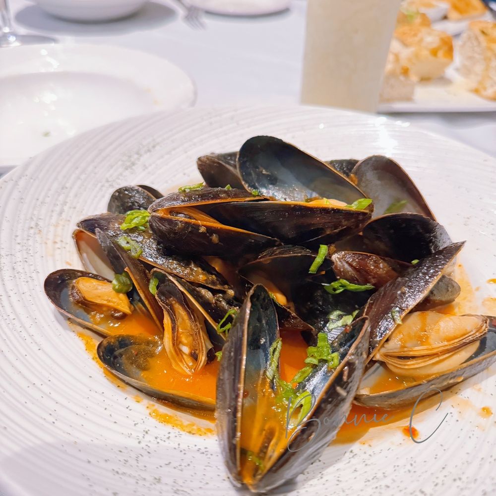 Watermark Fallsview Dining - PEI Mussels - Canadian (New) Near Me - Niagara Falls, Ontario Watermark Fallsview Dining - PEI Mussels - Canadian (New) Near Me - Niagara Falls, Ontario