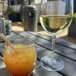 Love and sunsets mocktail and sauv bownc Love and sunsets mocktail and sauv bownc