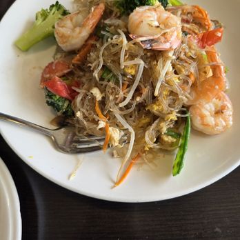 Pen Thai - Pad Woon Sen with Shrimp and broccoli - Thai Near Me - Mount Prospect, Illinois Pen Thai - Pad Woon Sen with Shrimp and broccoli - Thai Near Me - Mount Prospect, Illinois