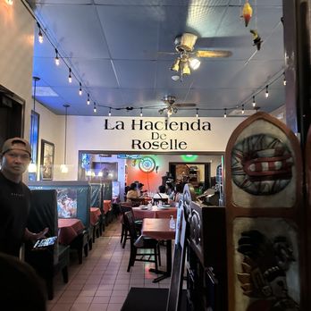 La Hacienda de Roselle - Mexican Near Me - Roselle, Illinois