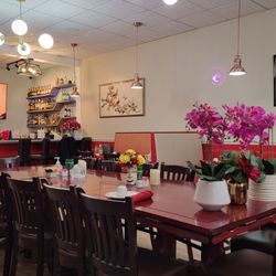 Szechuan Star - Inside dining room with bar in the back