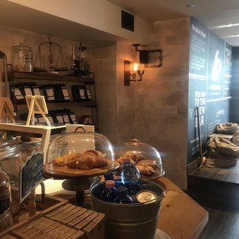 Goldstruck Coffee - cute set up - Coffee & Tea Near Me - Toronto, Ontario