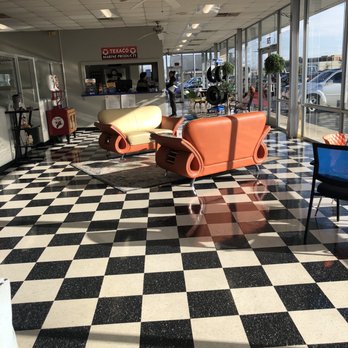 Cliff's Car Care - Spacious waiting area. - Body Shops Near Me - Swansboro, North Carolina
