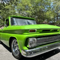Bourbon Creek Bar & Grill - 66 Chevrolet