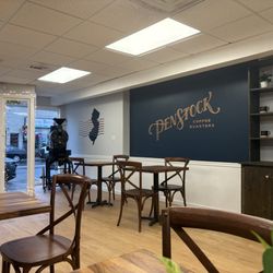 Penstock Coffee Roasters - Lots of seating