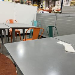 DB World Foods - Sitdown area