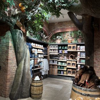 Harry Potter Shop - Books, Mags, Music & Video Near Me - New York, New York