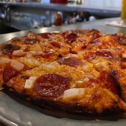 Grainsley's Kitchen + Drinks - Bar Pie