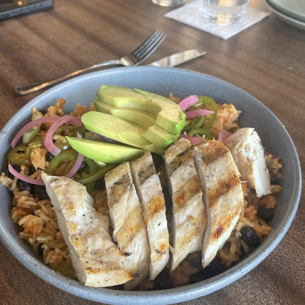 Noah’s 63 main - Tex mex bowel with chicken - Salad Near Me - Essex, Connecticut