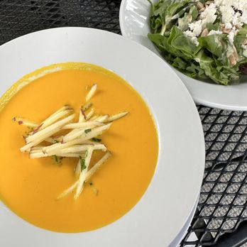 Spoon - Carrot curry soup and side tahini goddess salad - New American Near Me - Tahoe City, California Spoon - Carrot curry soup and side tahini goddess salad - New American Near Me - Tahoe City, California