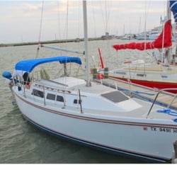 Hallmark Lake Travis Rentals - It is a beautiful day out on #laketravis for #memorialday weekend. Book now and call 512-573-5533!