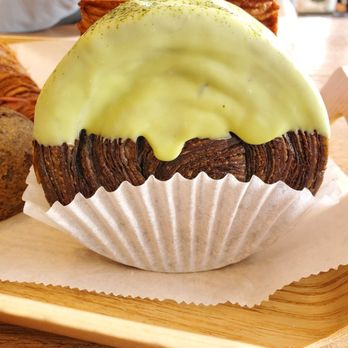 D'avant Bakery - Matcha croissant was *chefs kiss* - Bakeries Near Me - Ridgefield, New Jersey
