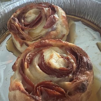 San Remo Pizza & Pasta - Pepperoni Pinwheels with hot honey drizzle. Mmmm! - Pizza Near Me - Bradenton, Florida San Remo Pizza & Pasta - Pepperoni Pinwheels with hot honey drizzle. Mmmm! - Pizza Near Me - Bradenton, Florida