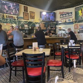 Dots Back Inn - Dining/bar area - Diners Near Me - Richmond, Virginia