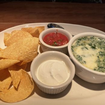 Houston's Restaurant - Chicago Spinach Dip - Steakhouses Near Me - Pasadena, California Houston's Restaurant - Chicago Spinach Dip - Steakhouses Near Me - Pasadena, California