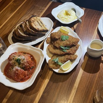 Pepp & Dolores - Veal cutlets, house made ricotta, meatballs - Italian Near Me - Ohio, Ohio
